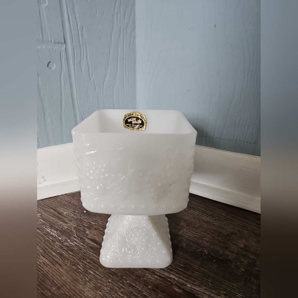 Vintage Anchor Hocking Milk White Anchorglass Cup Goblet